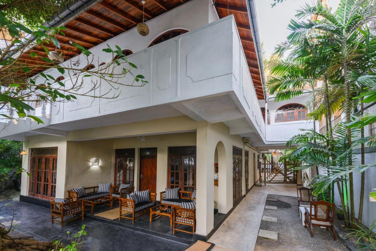 Bright Sunshine Hotel Hikkaduwa Buitenkant foto