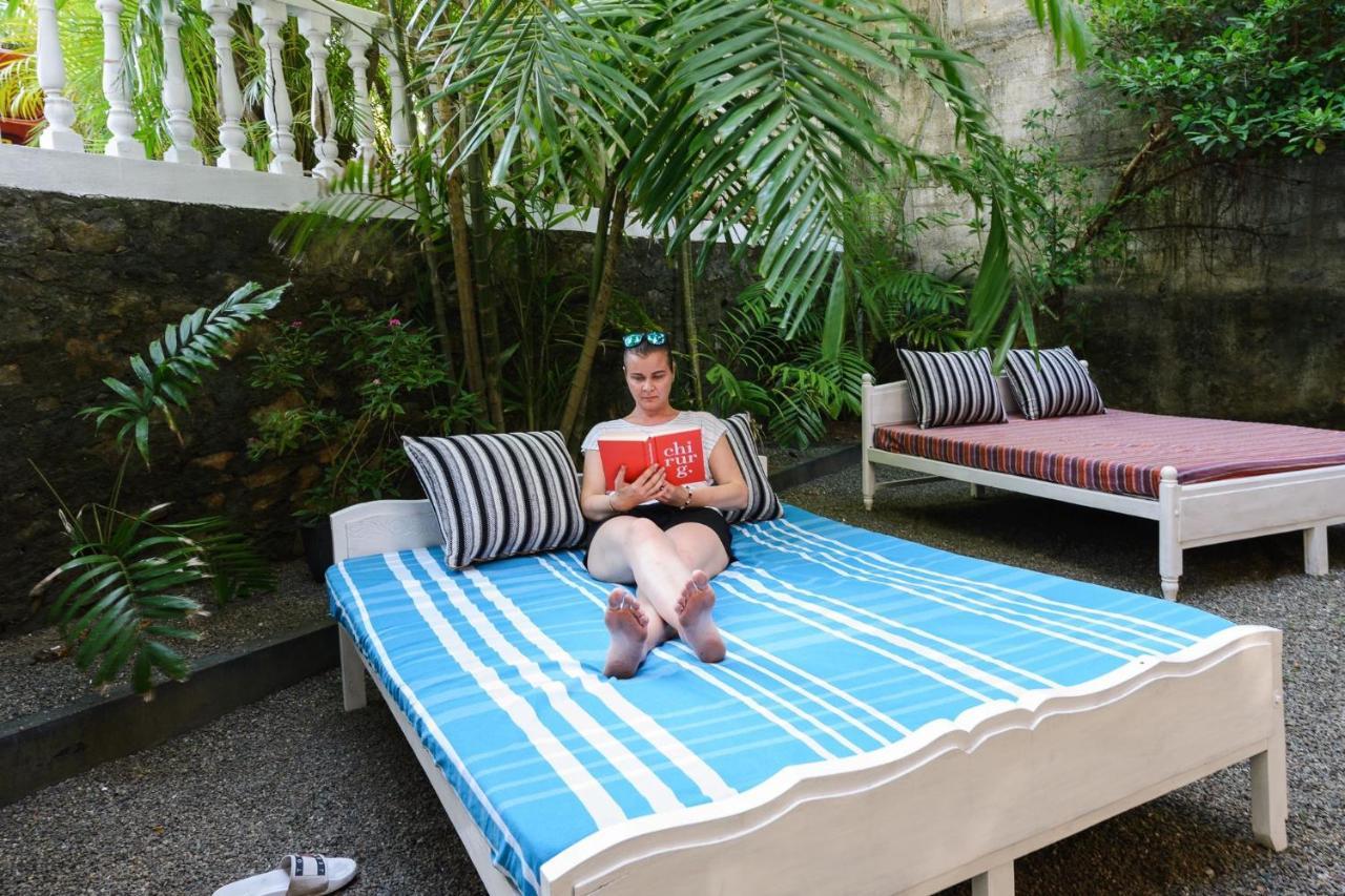 Bright Sunshine Hotel Hikkaduwa Buitenkant foto
