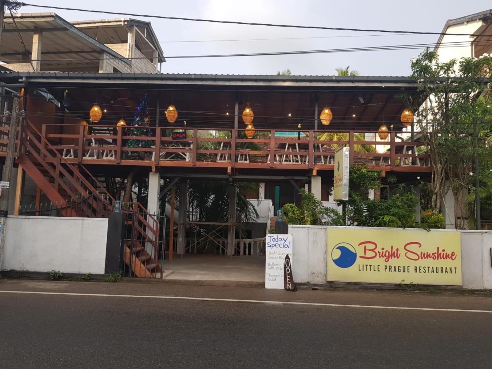 Bright Sunshine Hotel Hikkaduwa Buitenkant foto